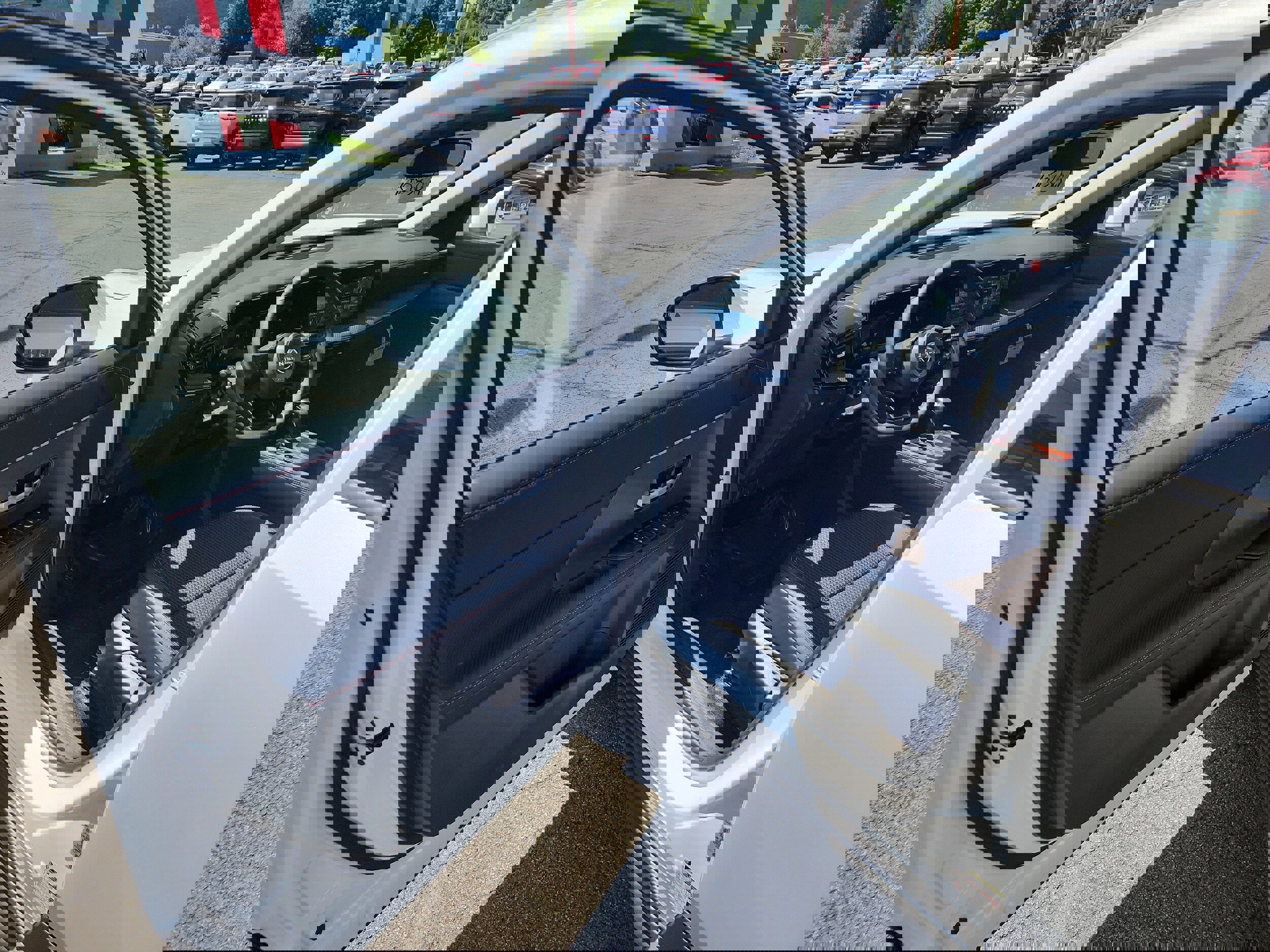 New 2025 Nissan Kicks SR image 10