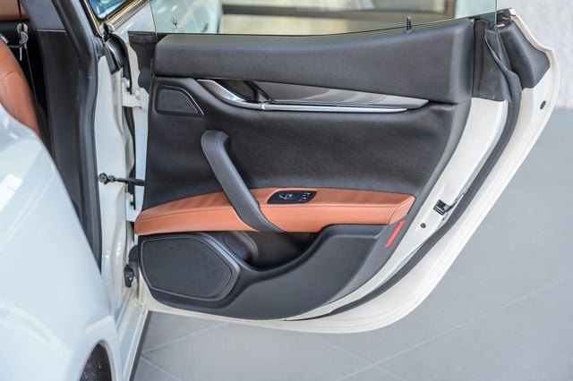 Used 2018 Maserati Ghibli RWD image 56