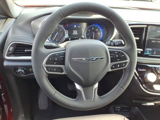 New 2026 Chrysler Pacifica Select AWD/4WD image 5