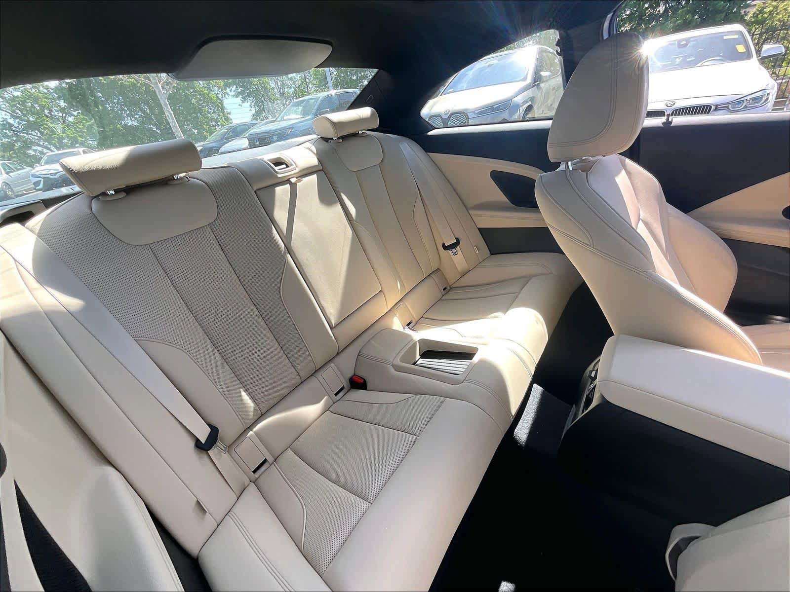 Used 2025 BMW 230i Coupe w/ Premium Package RWD image 29