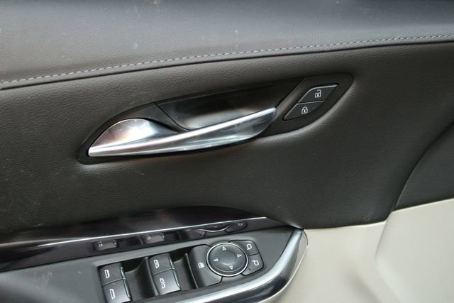 Used 2022 Cadillac XT4 Luxury w/ Driver Awareness Package AWD/4WD image 19