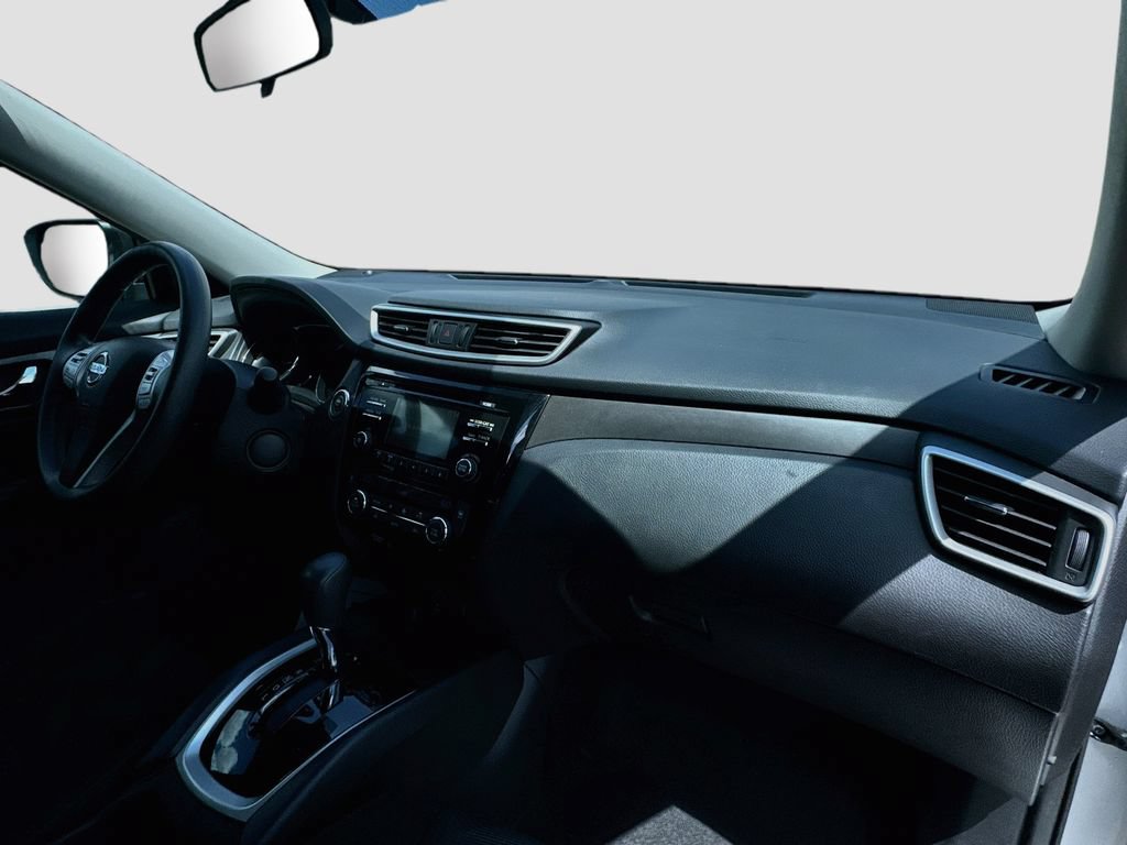 Used 2014 Nissan Rogue SV FWD image 34
