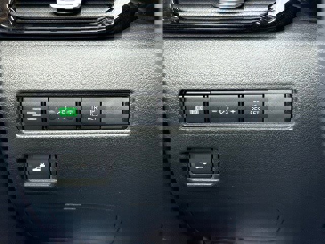 New 2025 Nissan Sentra SR w/ SR Premium Package image 28