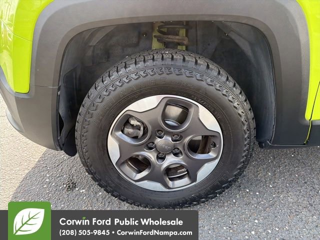 Used 2017 Jeep Renegade Sport w/ Power & Air Group AWD/4WD image 9