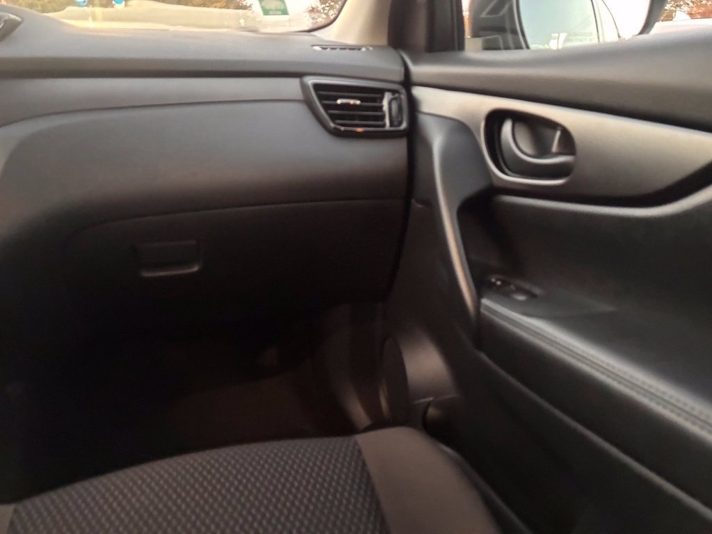 Used 2021 Nissan Rogue Sport S AWD/4WD image 39