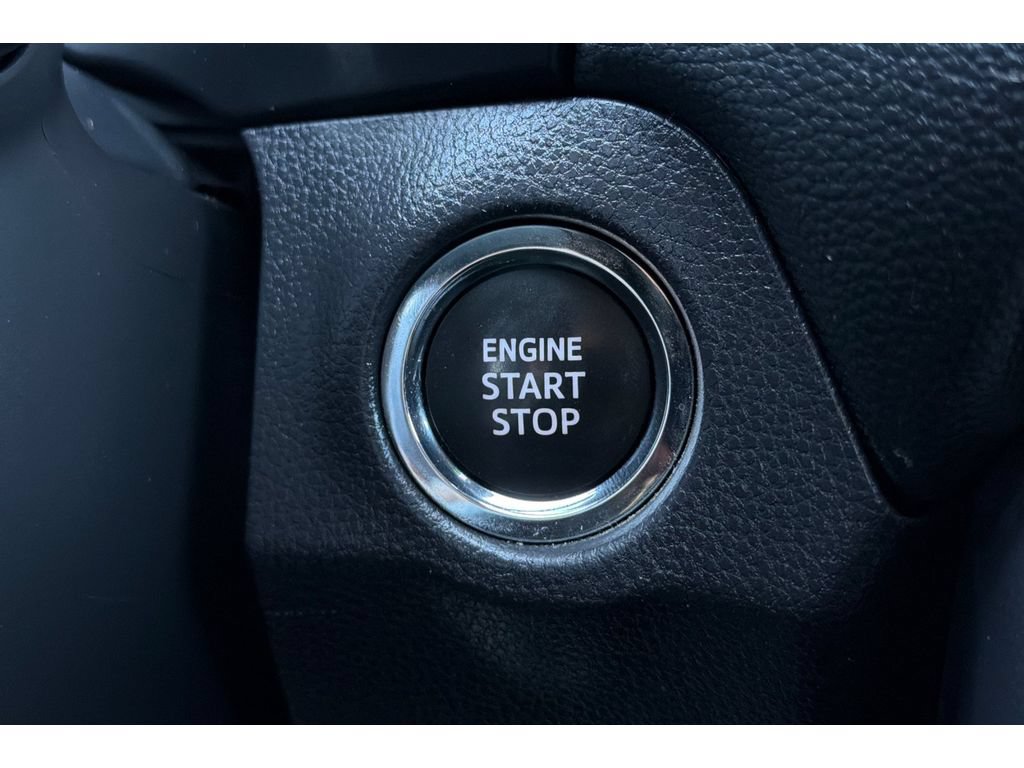 Used 2025 Toyota RAV4 XLE FWD image 24