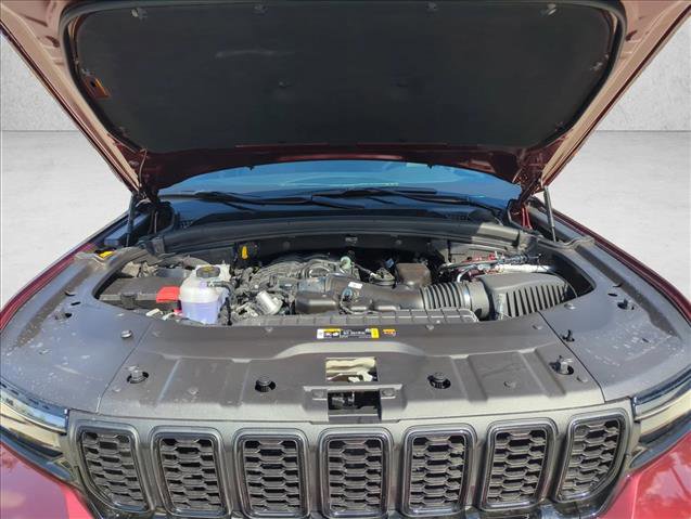 New 2025 Jeep Grand Cherokee Limited w/ Black Appearance Package image 19