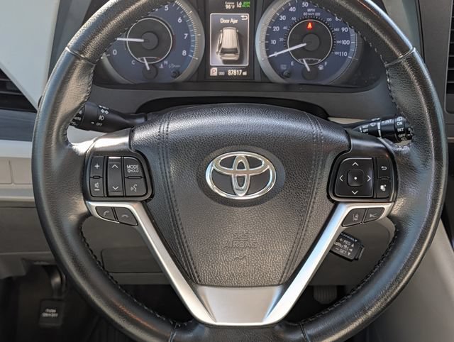 Used 2019 Toyota Sienna XLE w/ XLE Navigation Package FWD image 13