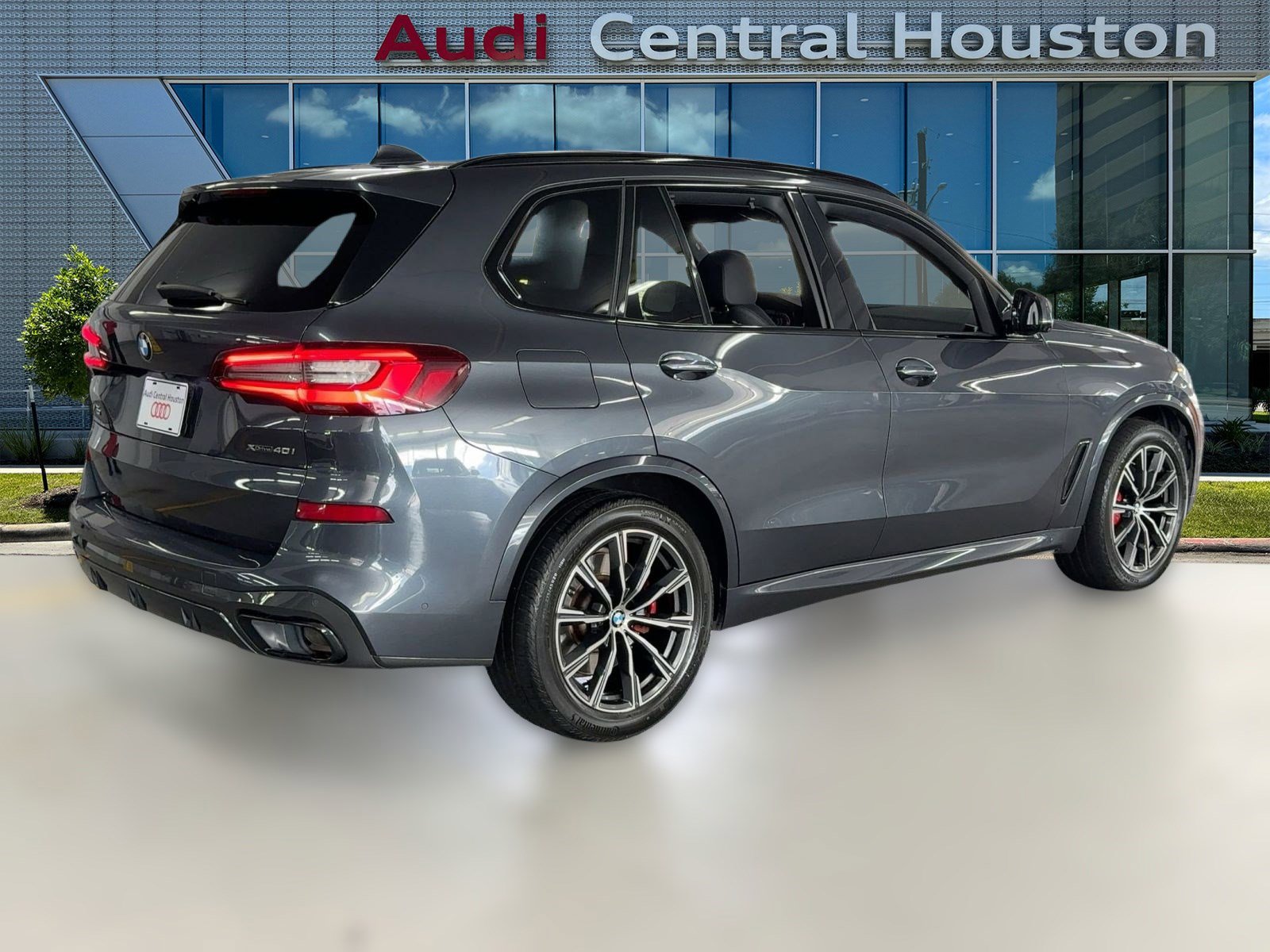 Used 2021 BMW X5 xDrive40i w/ M Sport Package image 9
