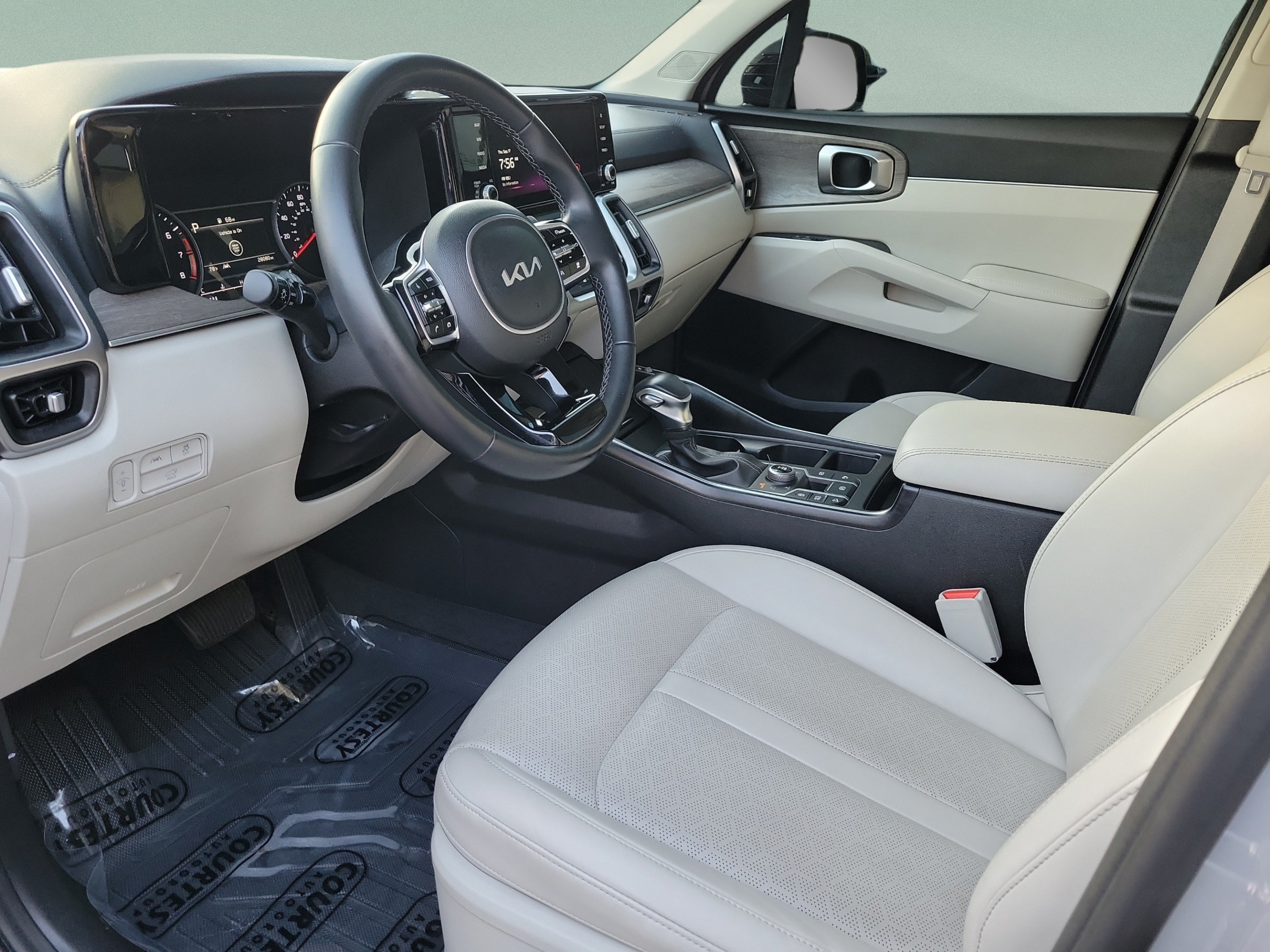 Certified 2023 Kia Sorento X-Line EX AWD/4WD image 15