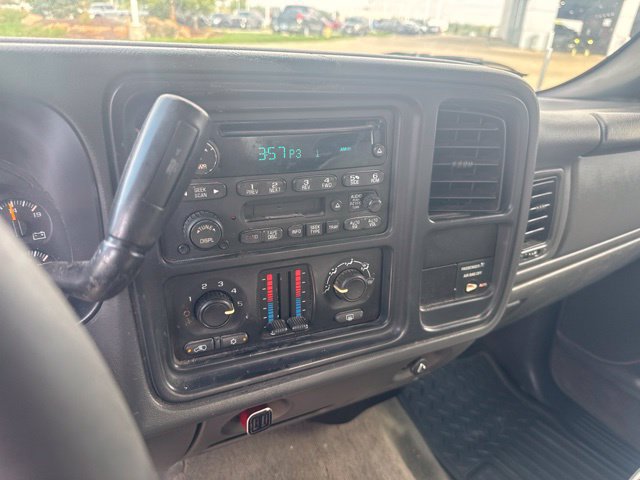 Used 2004 Chevrolet Silverado 1500 4x4 Extended Cab w/ Light Duty Power Package image 12