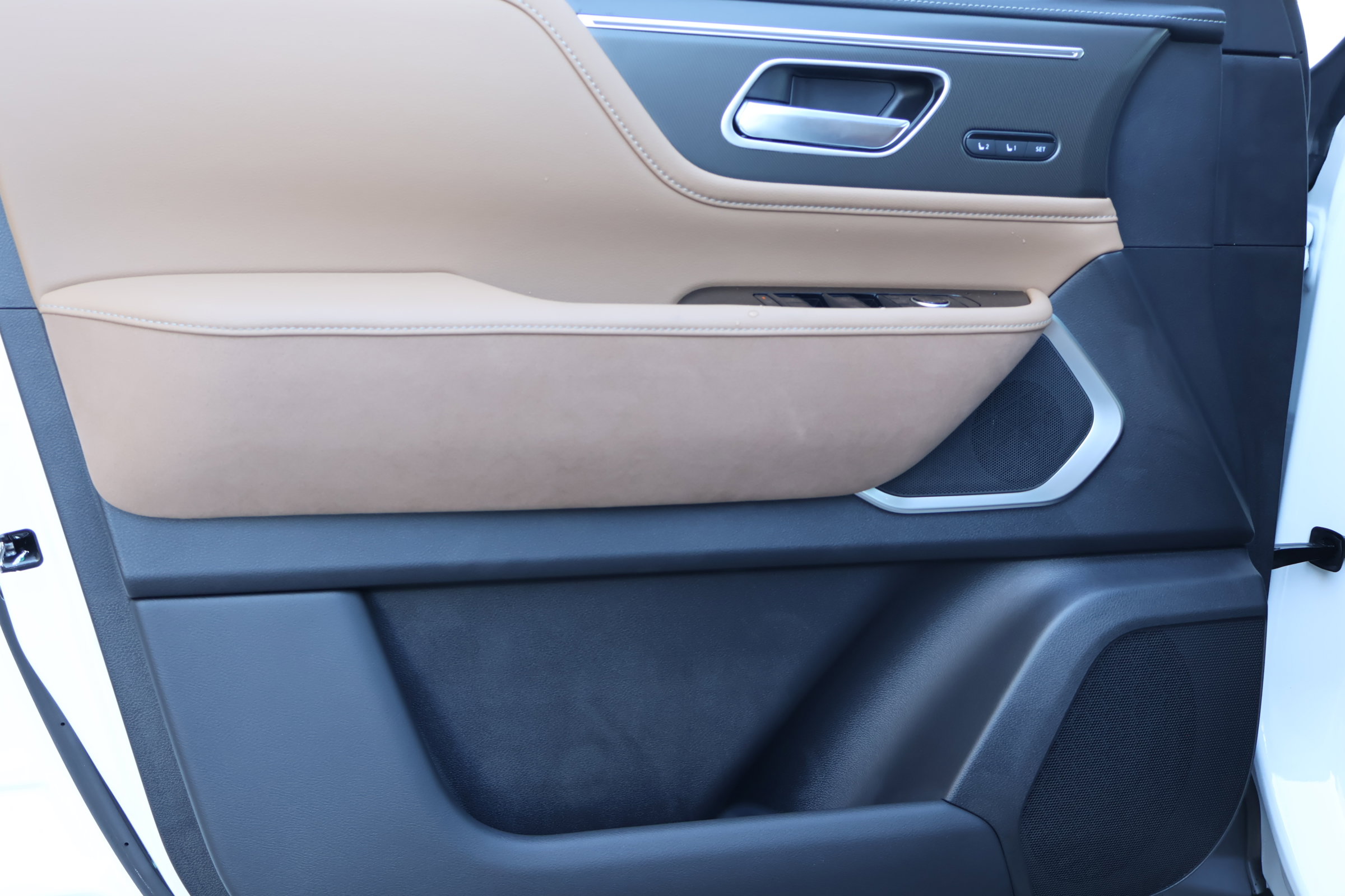 New 2026 INFINITI QX80 Luxe image 11