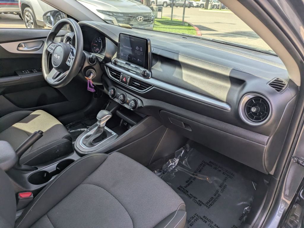 Used 2023 Kia Forte LXS w/ LXS Technology Package image 29