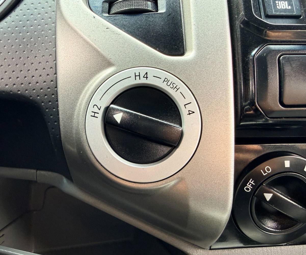 Used 2014 Toyota Tacoma 4x4 Double Cab w/ Limited Package image 18