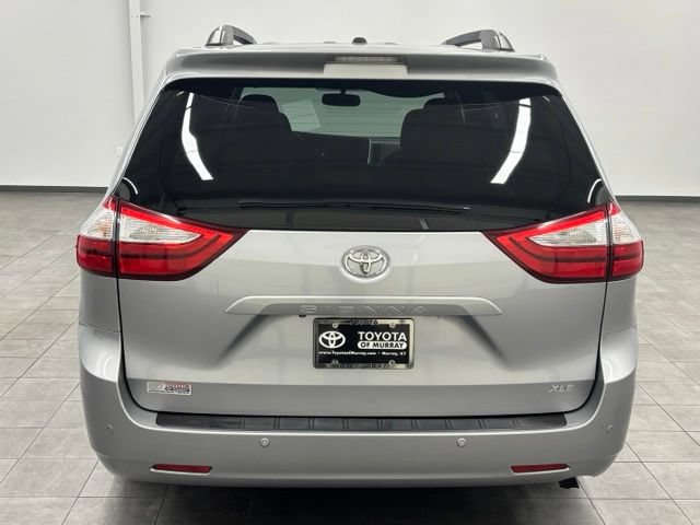 Used 2015 Toyota Sienna XLE w/ XLE Navigation Package FWD image 3