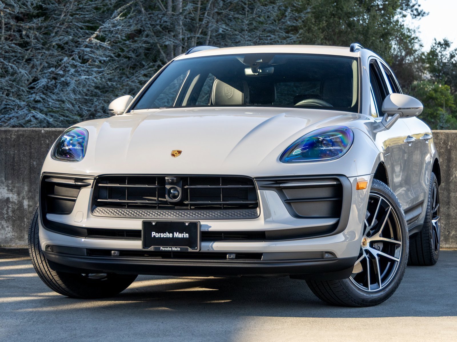 Certified 2024 Porsche Macan image 1