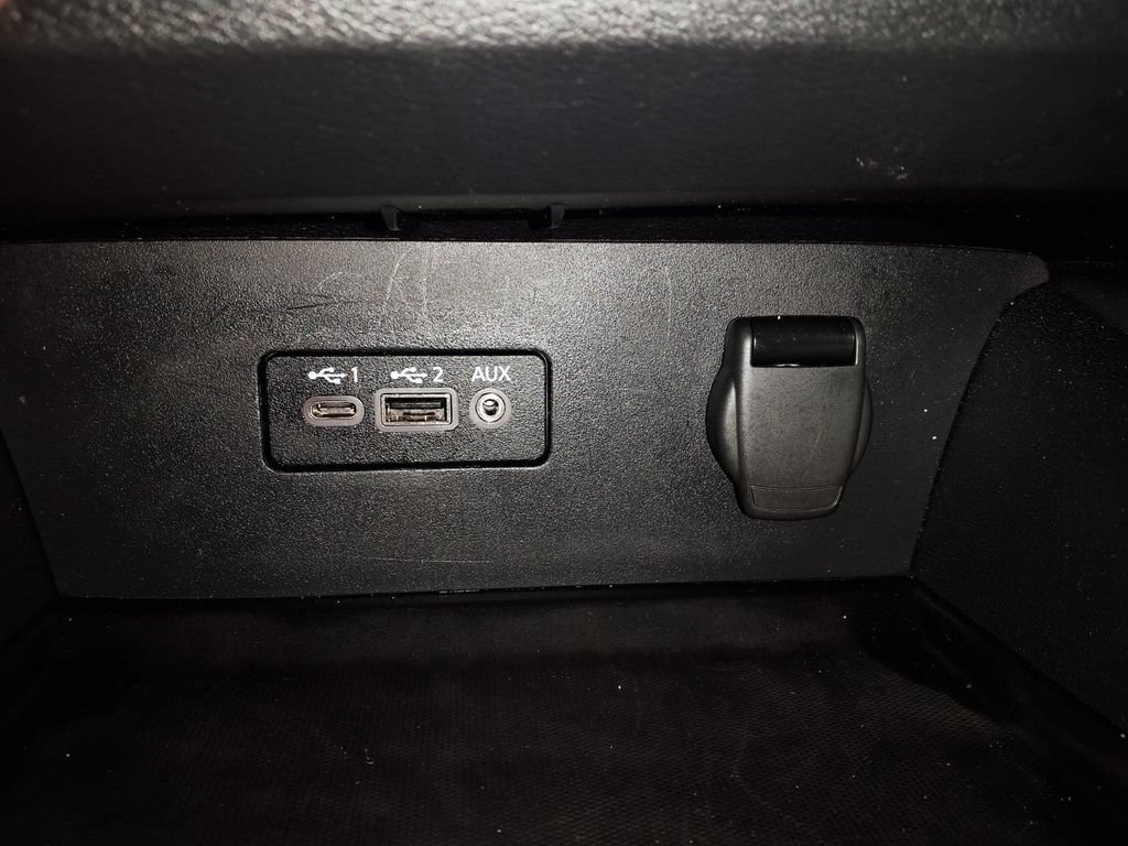 Used 2025 Nissan Altima 2.5 SV FWD image 23