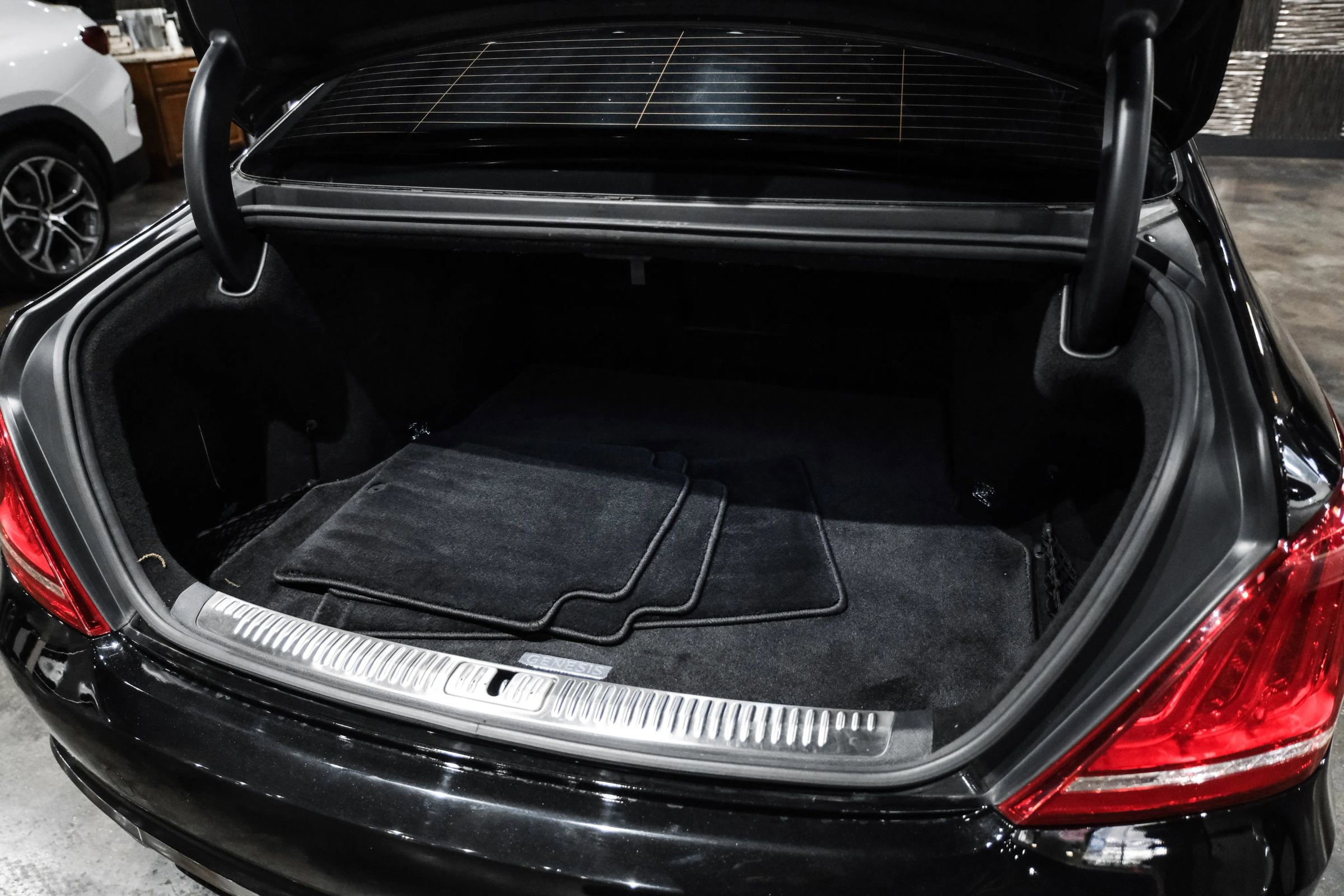 Used 2019 Genesis G90 5.0 Ultimate RWD image 54