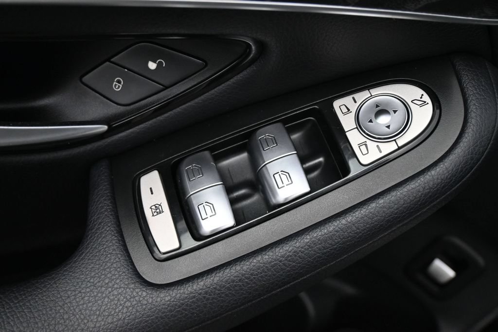 Used 2016 Mercedes-Benz GLC 300 image 3
