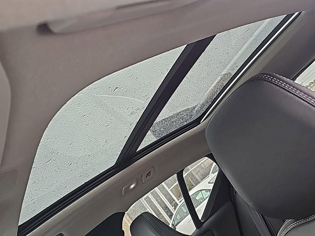 Certified 2023 Volvo XC40 B5 Plus w/ Protection Package Premier image 10