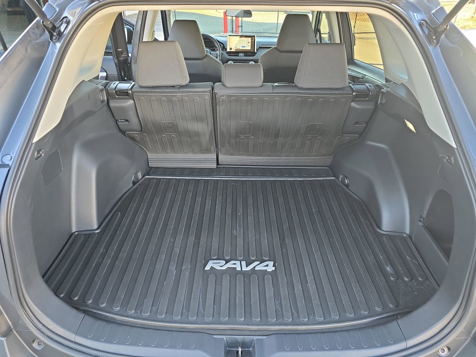 Used 2024 Toyota RAV4 XLE image 18