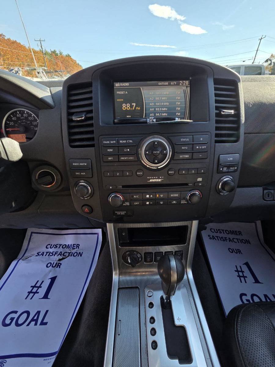 Used 2011 Nissan Pathfinder Silver AWD/4WD image 22