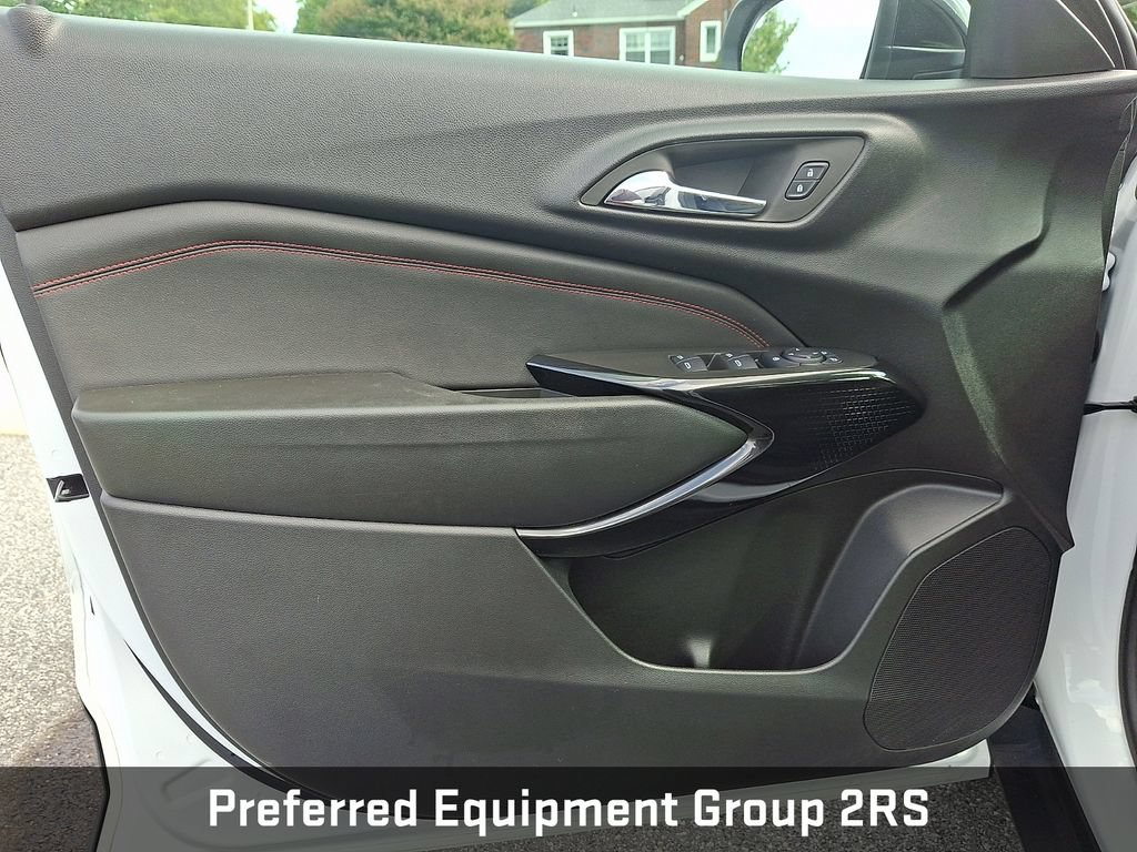 Certified 2024 Chevrolet Trax RS w/ Sunroof Package FWD image 17