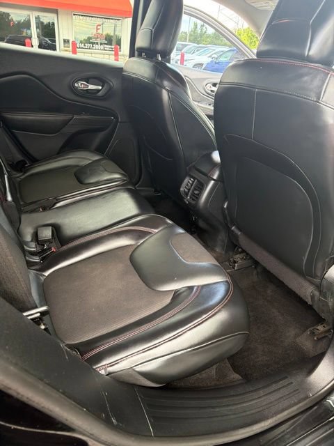 Used 2016 Jeep Cherokee Trailhawk AWD/4WD image 24