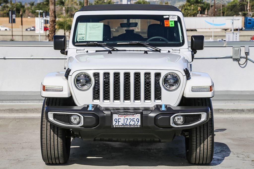 Used 2023 Jeep Wrangler Unlimited Sahara image 3