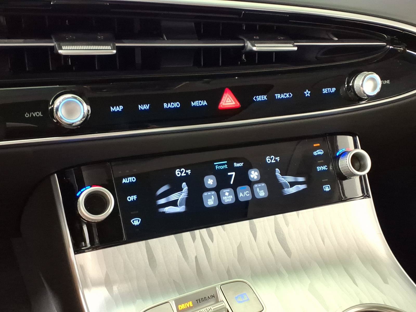 Certified 2026 Genesis Electrified GV70 AWD/4WD image 23