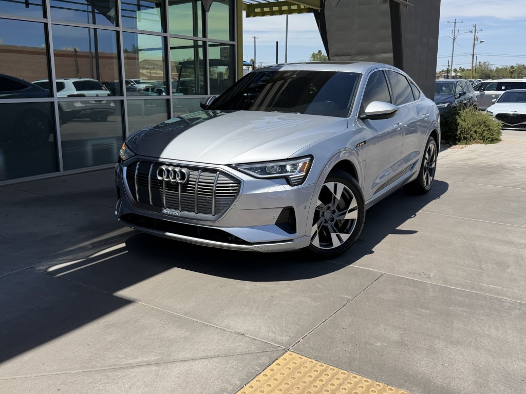 Used 2020 Audi e-tron Premium Plus AWD/4WD image 2