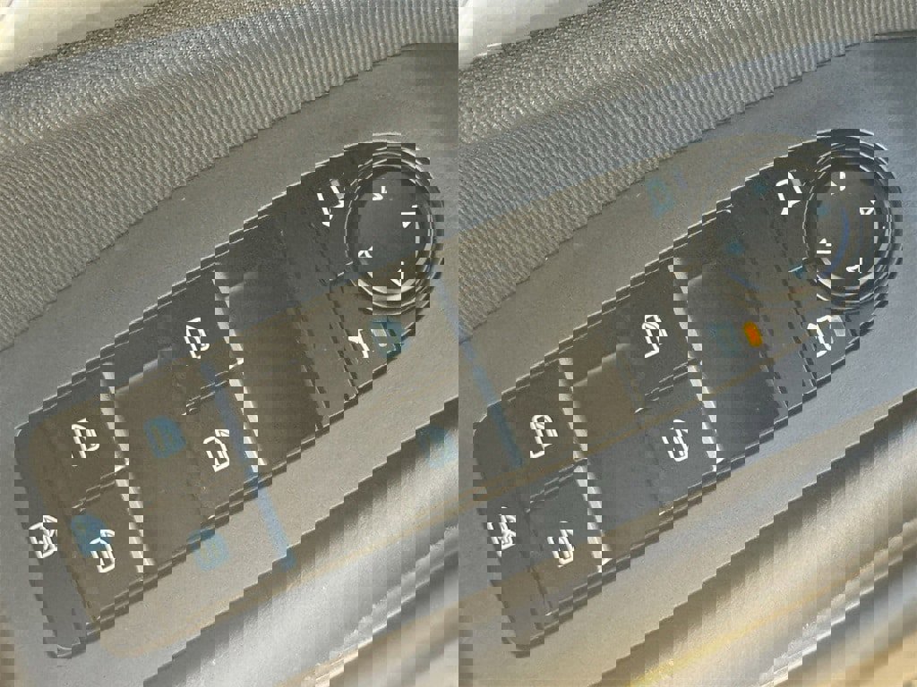 Used 2025 MAZDA MAZDA3 s image 18