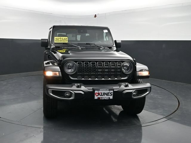 Used 2024 Jeep Gladiator Sport AWD/4WD video 2