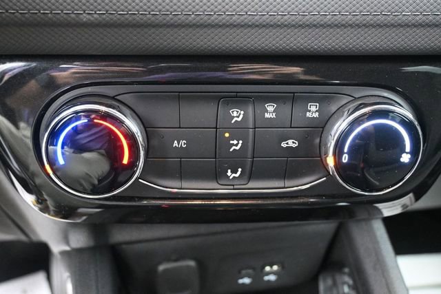 Used 2025 Chevrolet TrailBlazer LT AWD/4WD image 12