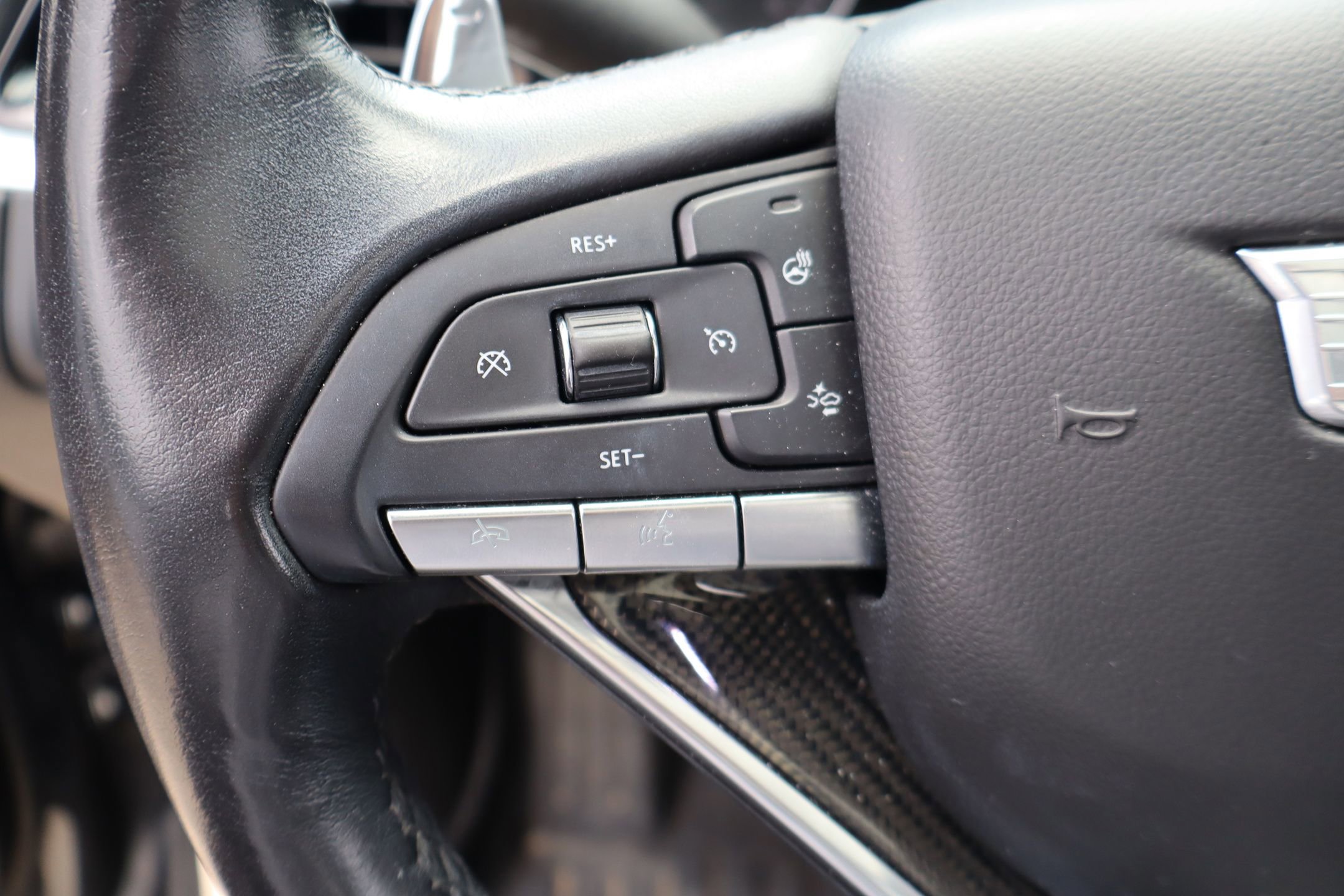 Used 2021 Cadillac XT6 Sport AWD/4WD image 16