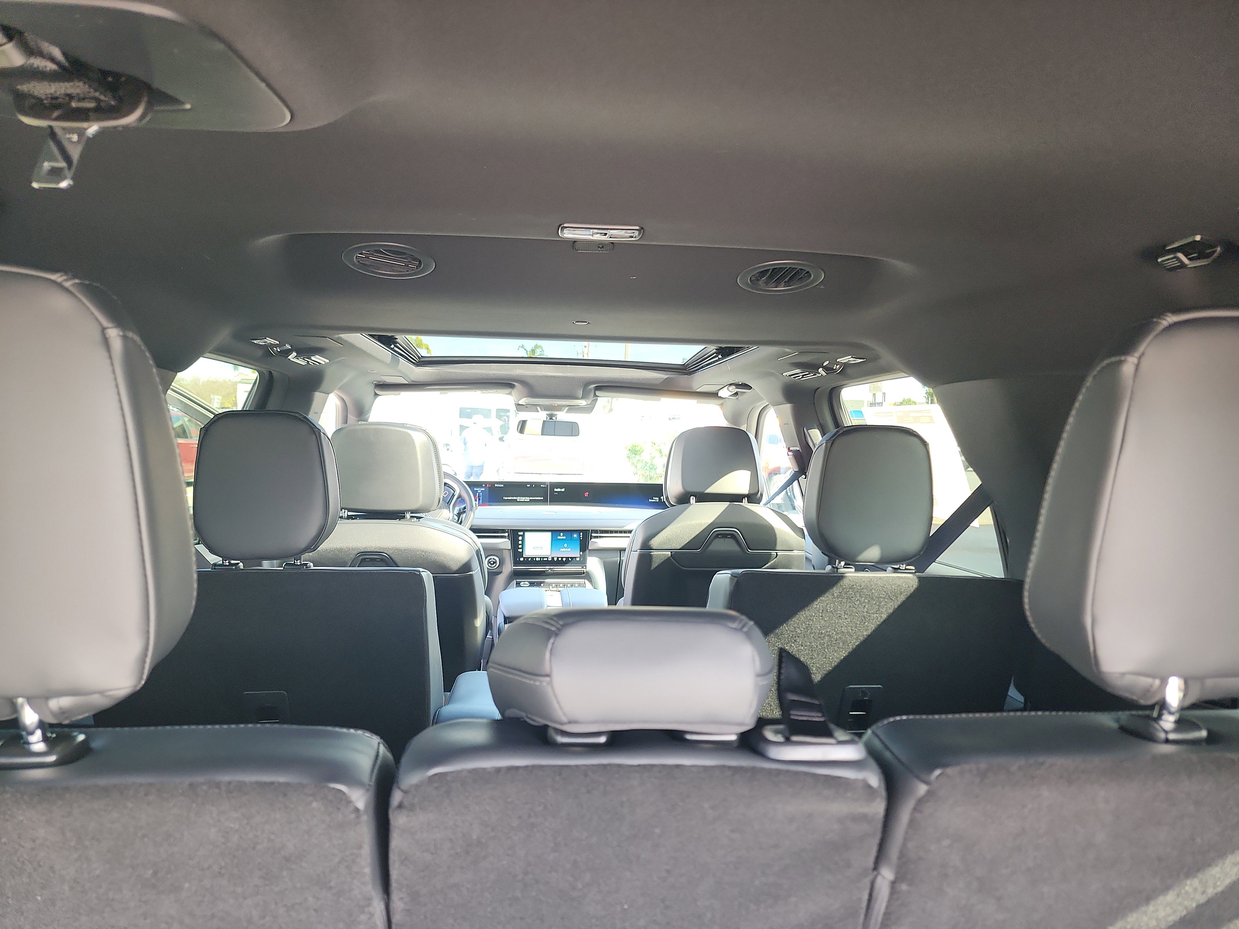 New 2026 Lincoln Navigator L Reserve w/ Jet Appearance Package image 24