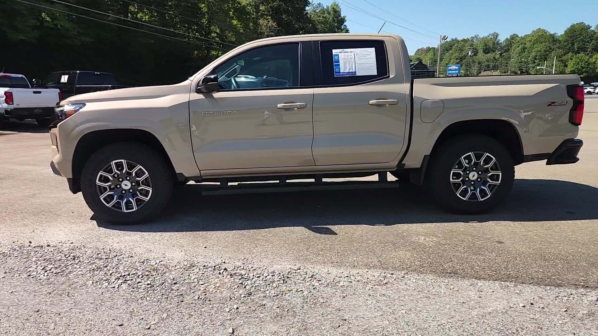 Used 2024 Chevrolet Colorado Z71 w/ Z71 Convenience Package 2 AWD/4WD image 10