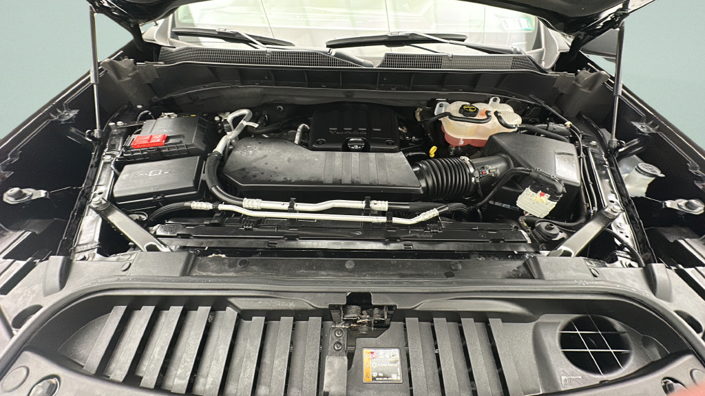 Used 2024 Chevrolet Silverado 1500 LT AWD/4WD image 23