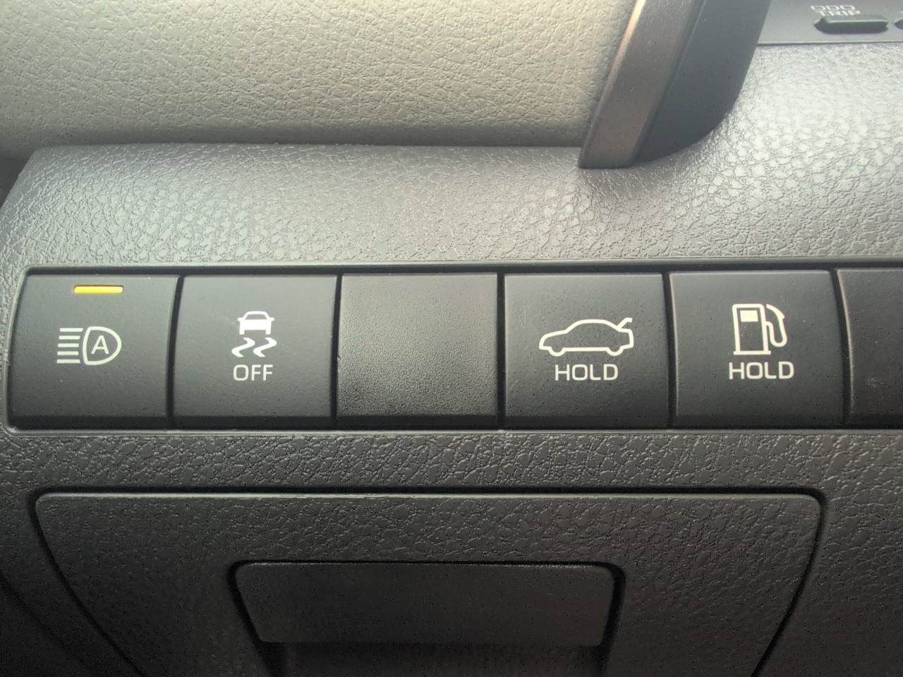 Used 2022 Toyota Camry LE FWD image 18