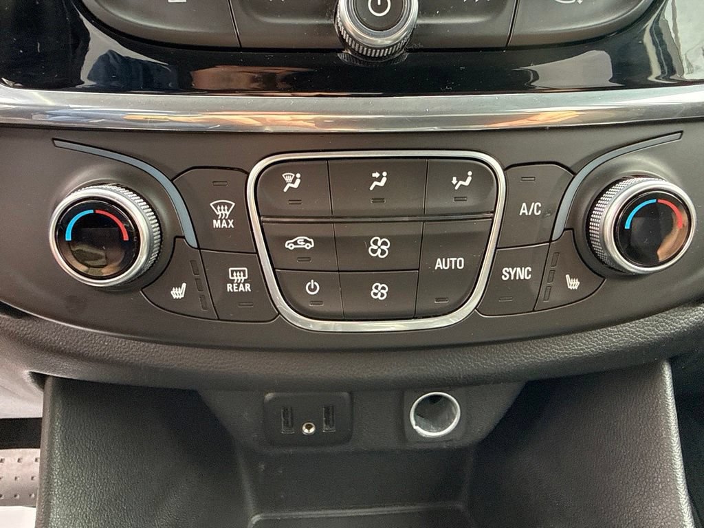 Used 2018 Chevrolet Traverse LT w/ LPO, Floor Liner Package AWD/4WD image 34