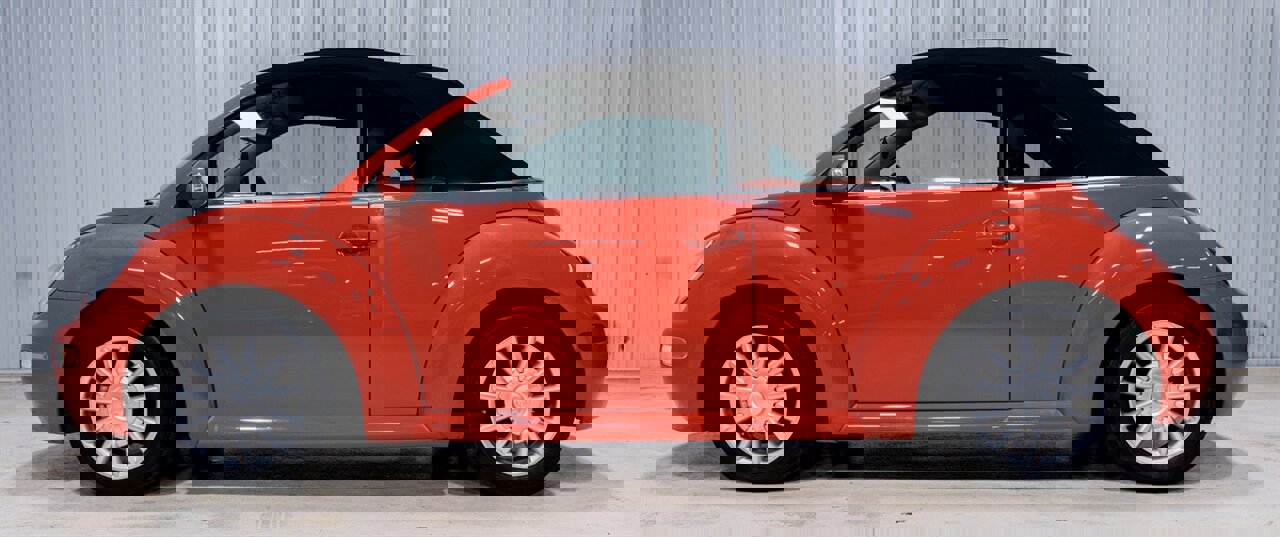 Used 2004 Volkswagen Beetle GLS FWD image 2