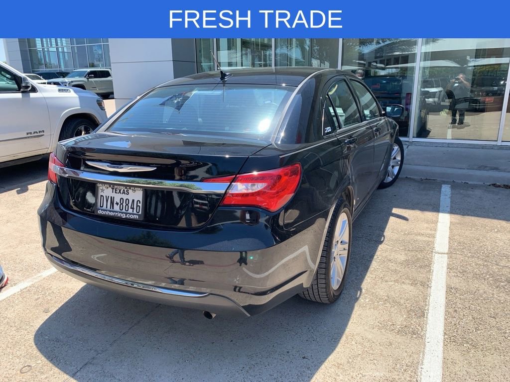 Used 2013 Chrysler 200 Touring FWD image 3