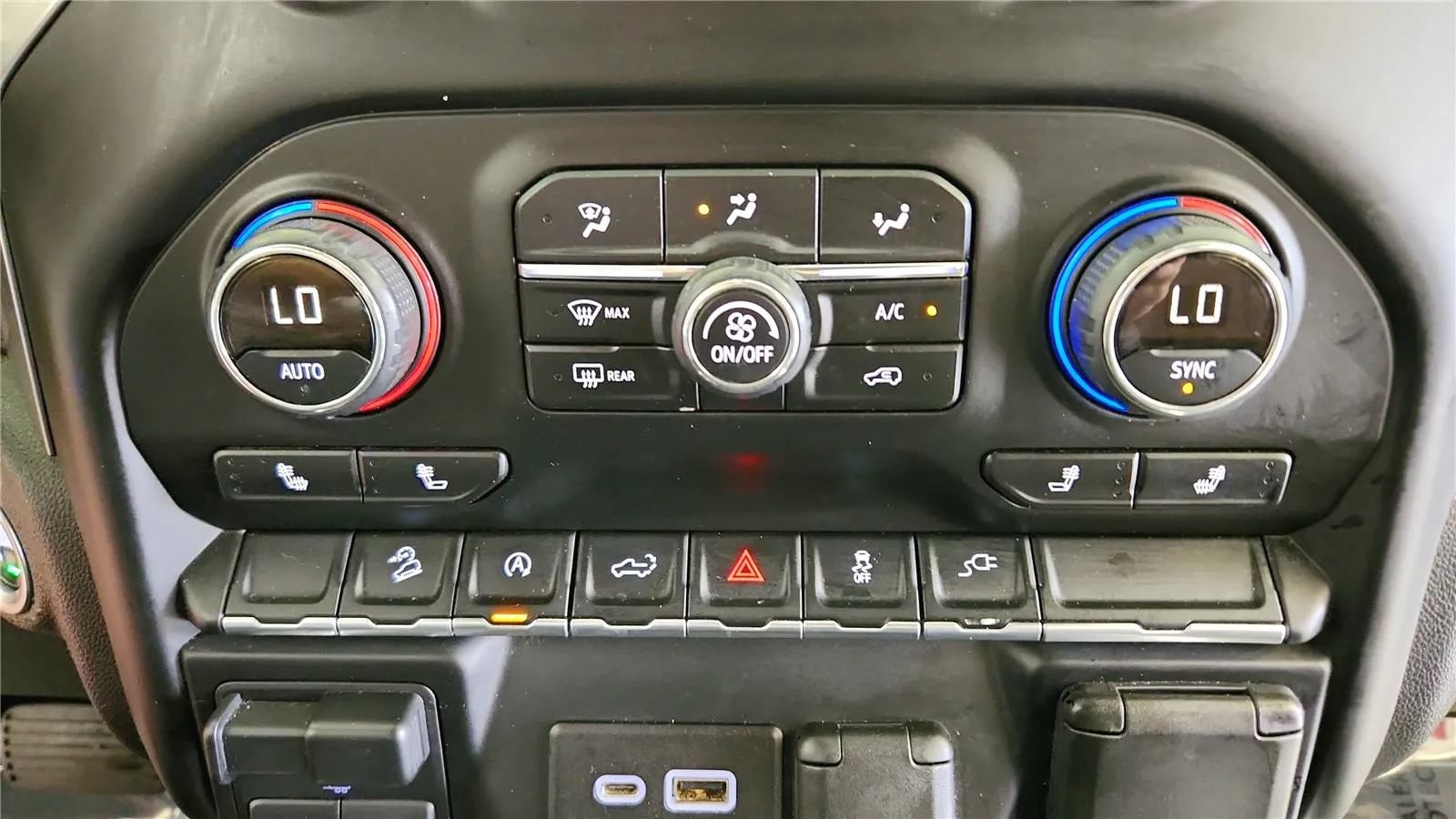 Used 2019 Chevrolet Silverado 1500 RST w/ All-Star Edition AWD/4WD image 30