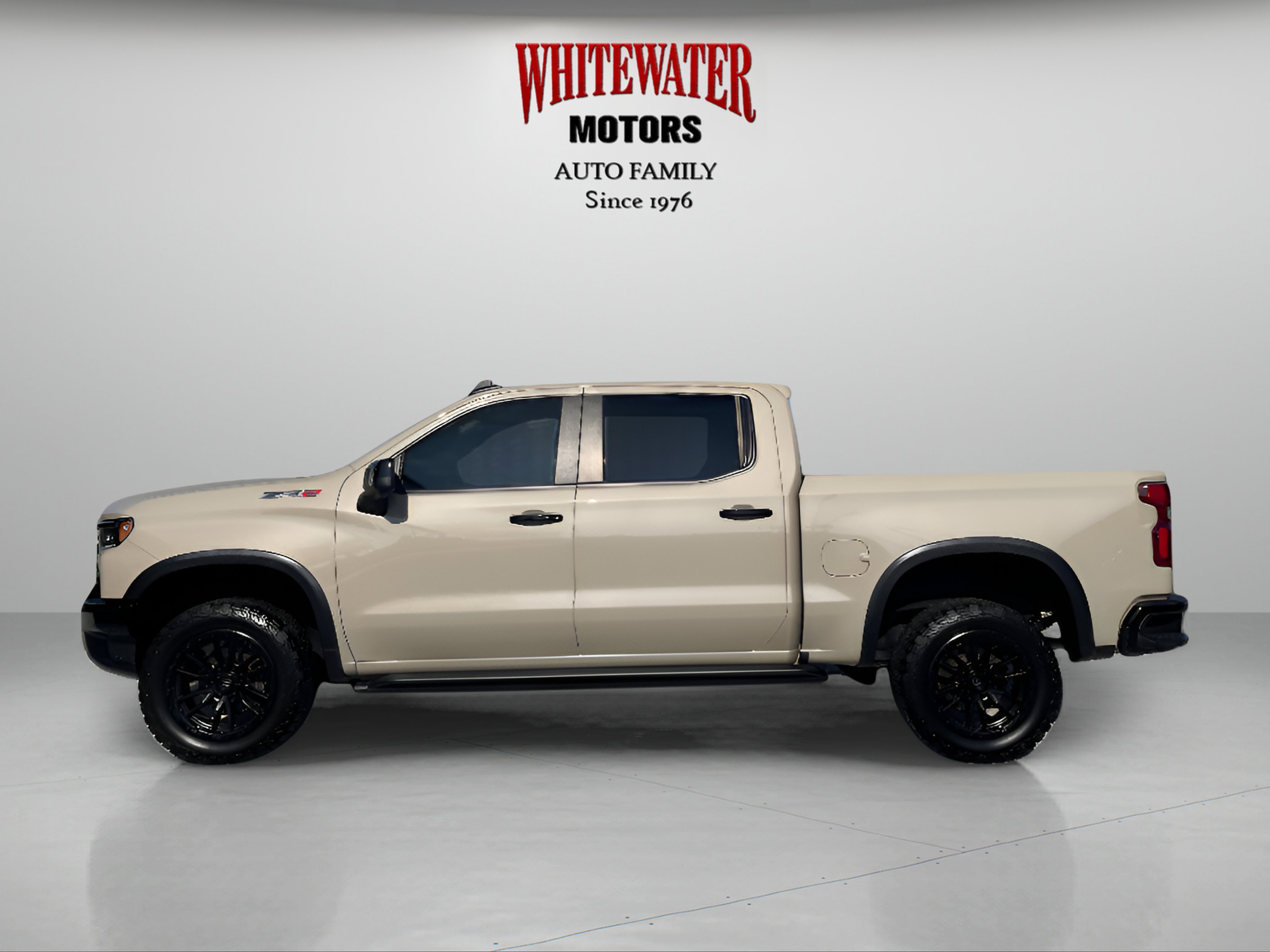 Used 2022 Chevrolet Silverado 1500 ZR2 w/ Technology Package image 2