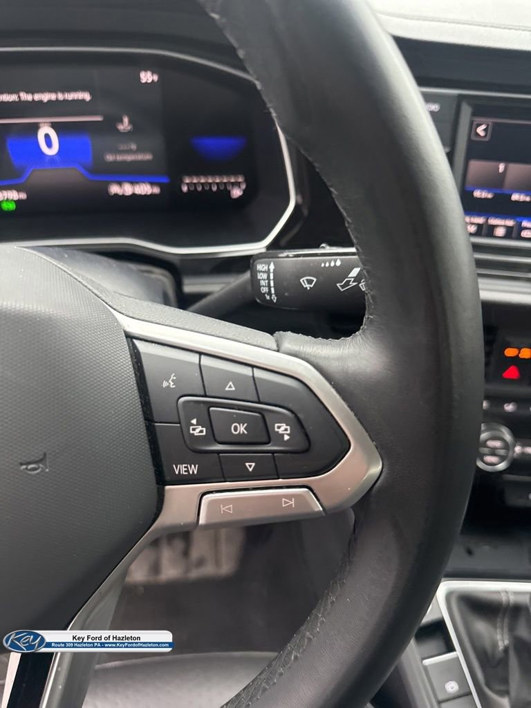 Used 2024 Volkswagen Jetta SE image 33