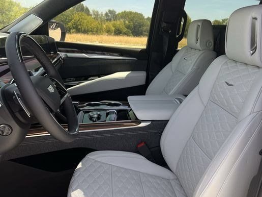 New 2026 Cadillac Escalade ESV Platinum Luxury w/ LPO, Radiant Package AWD/4WD image 22