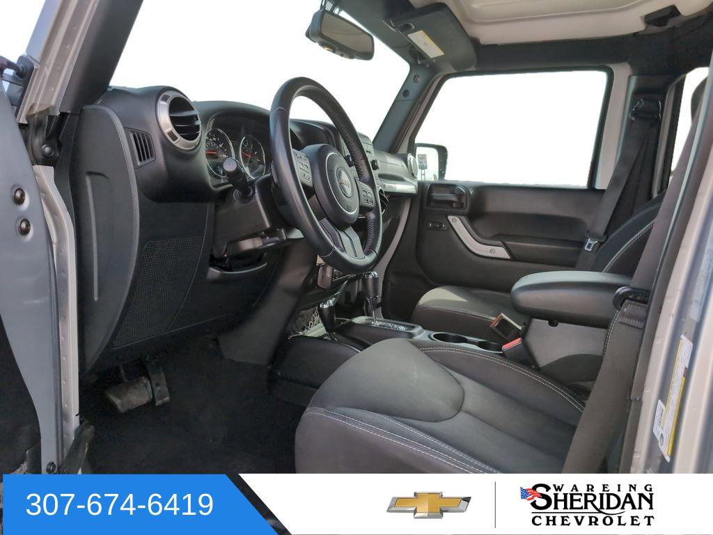 Used 2017 Jeep Wrangler Unlimited Sahara w/ Connectivity Group image 8