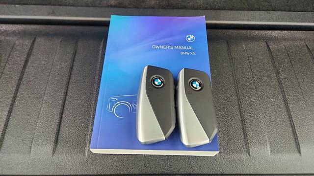 Used 2025 BMW X5 xDrive40i w/ M Sport Package image 65