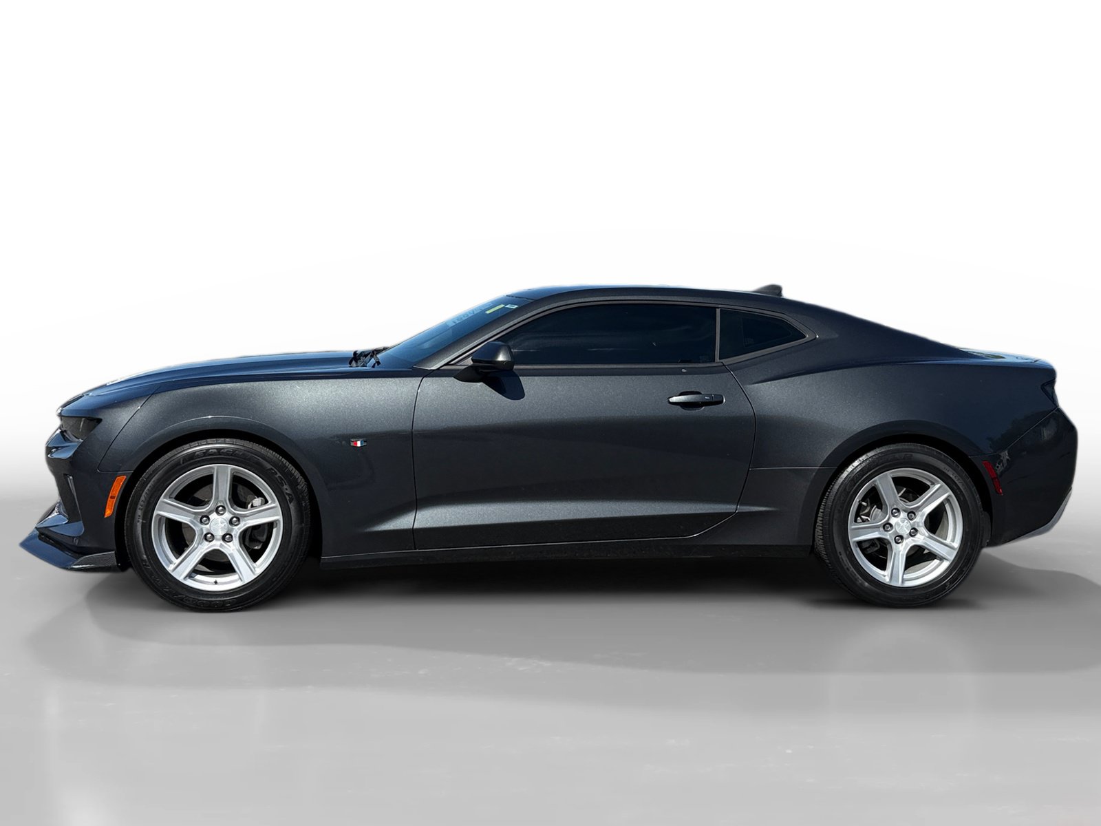 Used 2016 Chevrolet Camaro LT RWD image 2