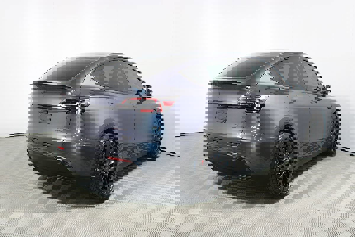 Used 2022 Tesla Model Y Performance image 36